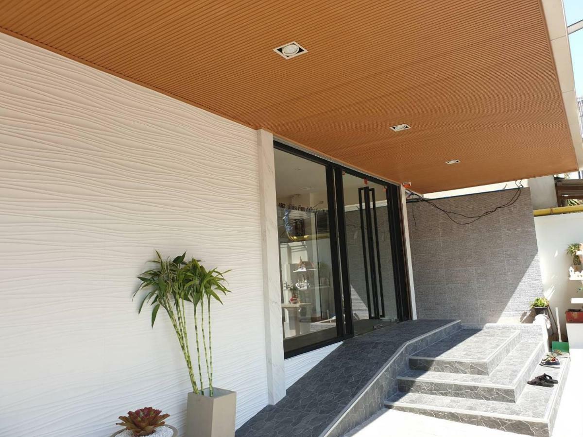 P18 Hotel Bangkok Exteriör bild